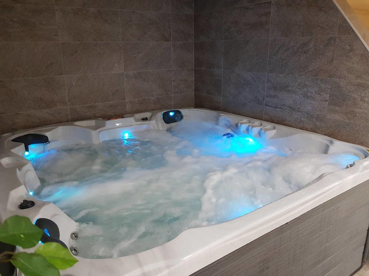 Statek 3 - Wellness & Spa Hotel Hluboká nad Vltavou Buitenkant foto